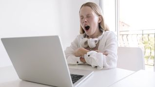 Mit dem Wechsel der Jahreszeiten ist vielen Menschen zum Gähnen zumute.